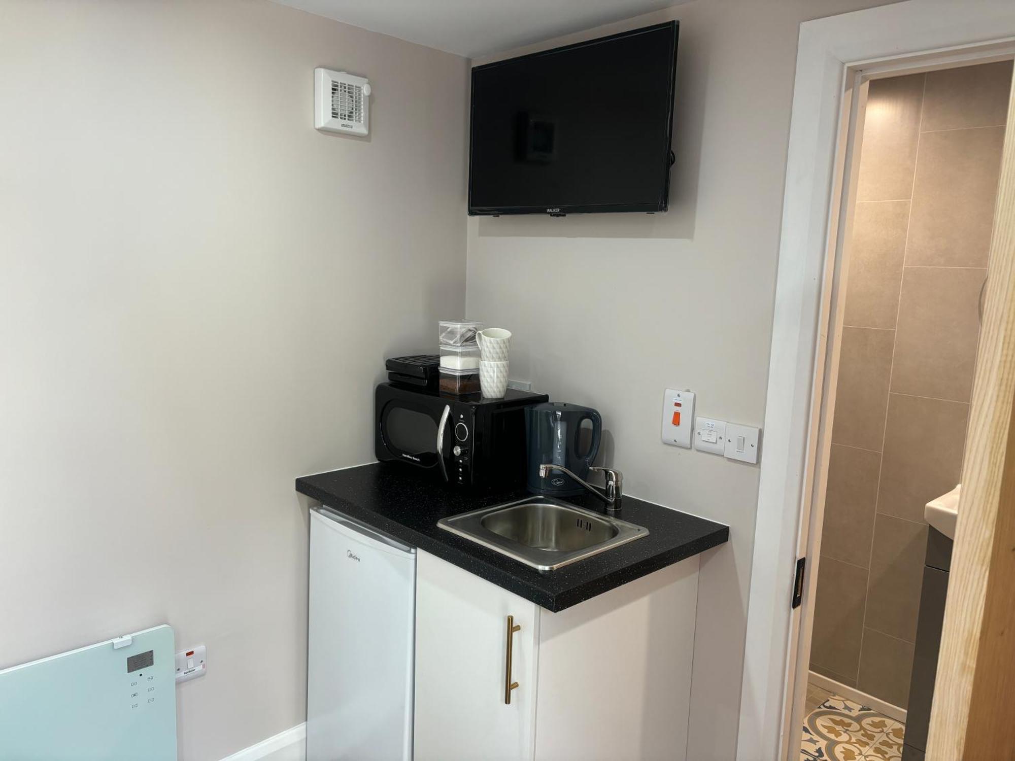 Butlersbridge Private Detached Small Bedroom And Bathroom Only- This Is Not An Apartment מראה חיצוני תמונה