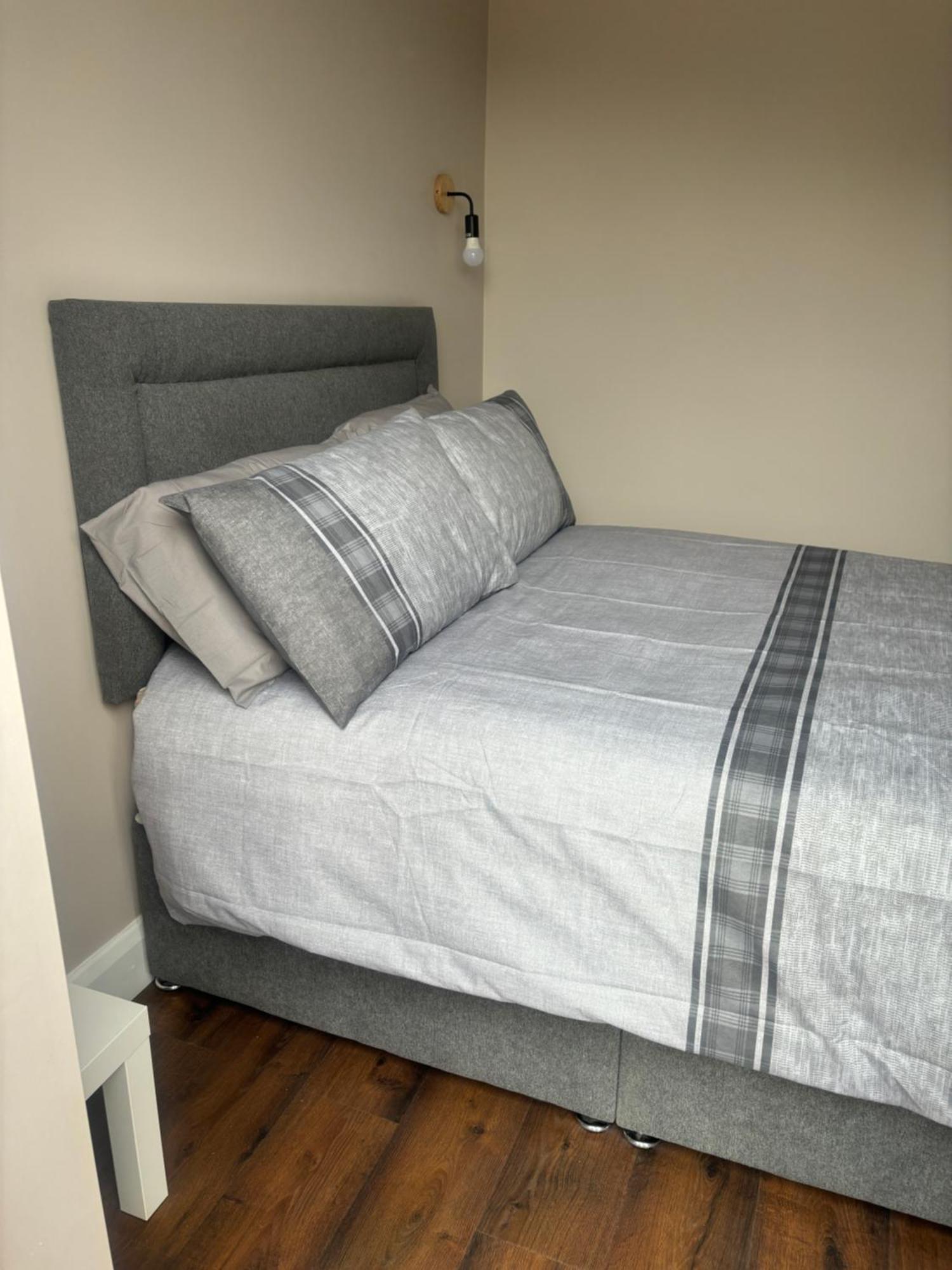 Butlersbridge Private Detached Small Bedroom And Bathroom Only- This Is Not An Apartment מראה חיצוני תמונה